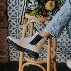 Blundstone WOMEN'S ORIGINALS HIGH TOP BOOTS - PEARL size 9.5